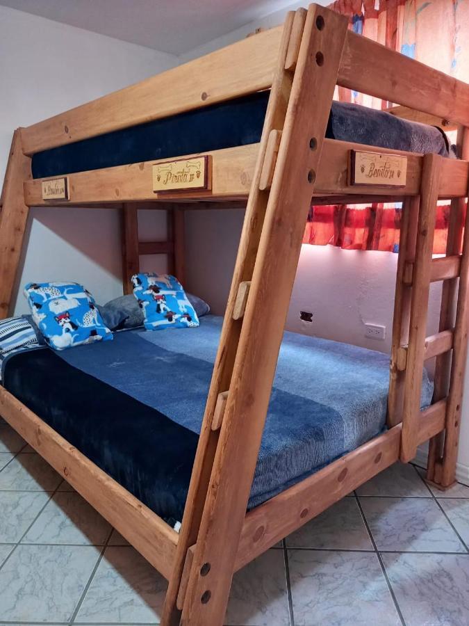 Hostal Pata De Perro ครีล ภายนอก รูปภาพ