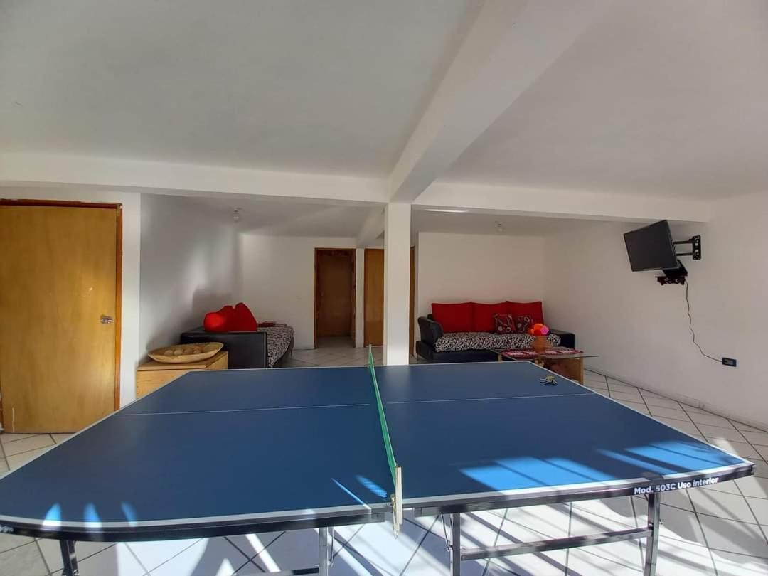 Hostal Pata De Perro ครีล ภายนอก รูปภาพ